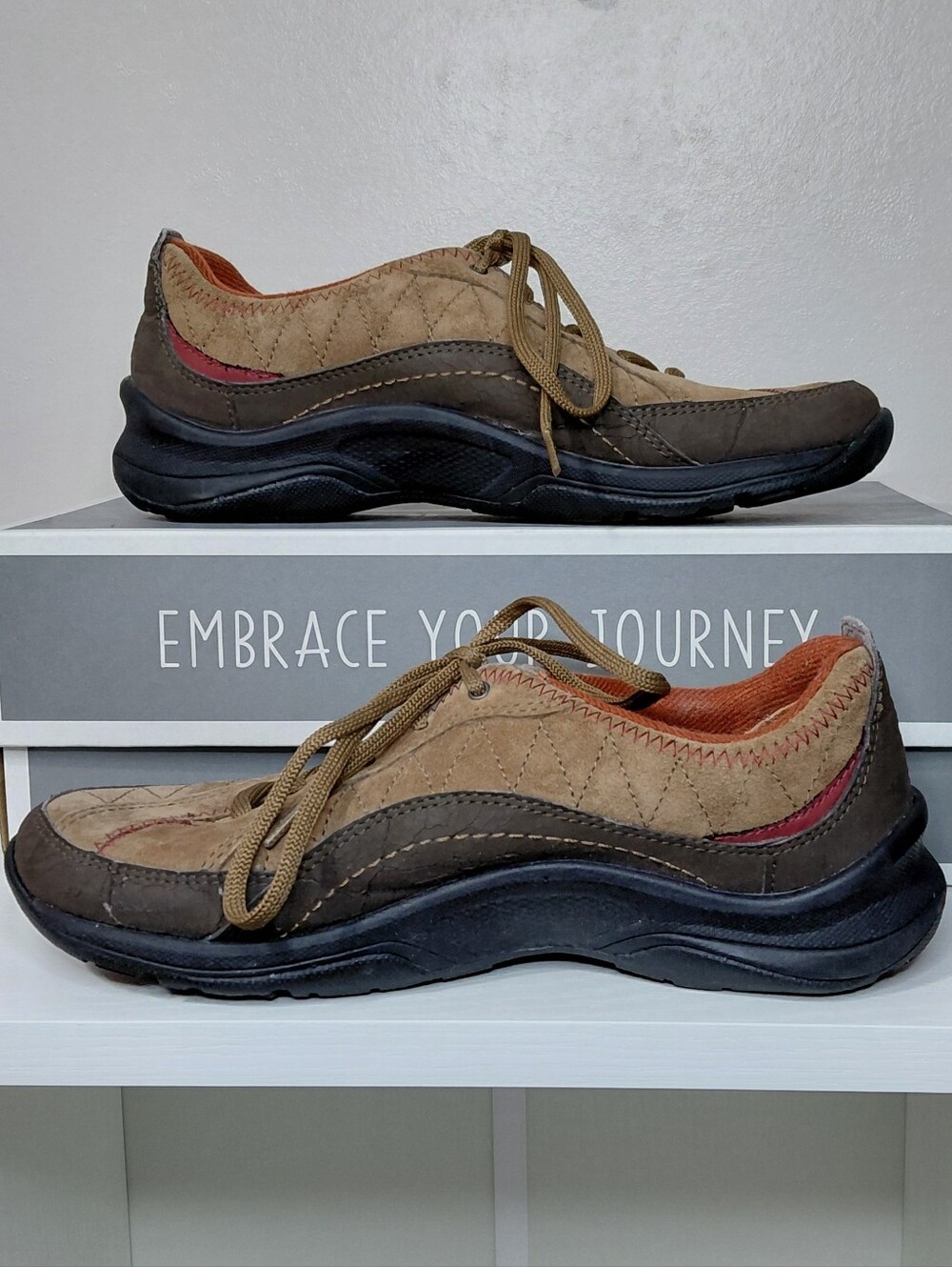 Women’s 5 1/2 Suede Leather Athletic Lace-Up Sneakers - Brown with Red Accent - Picture 2 of 13